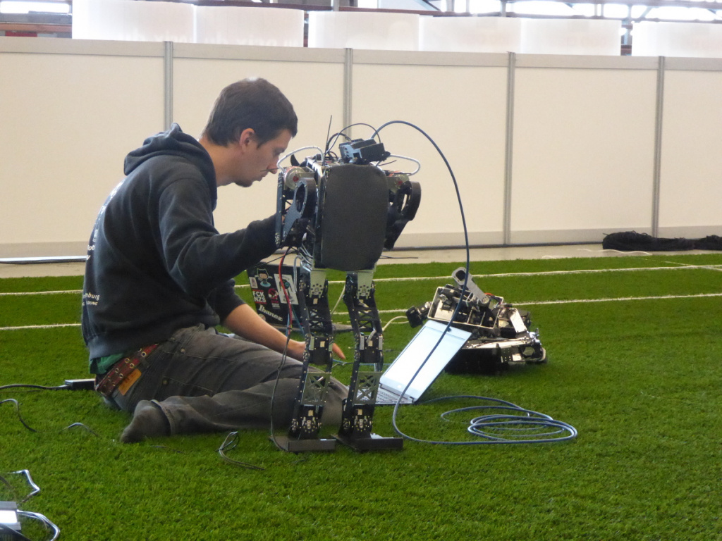 18CAN06 - Marc prüft Walking.JPG 18CAN06 - Marc prüft Walking.JPG